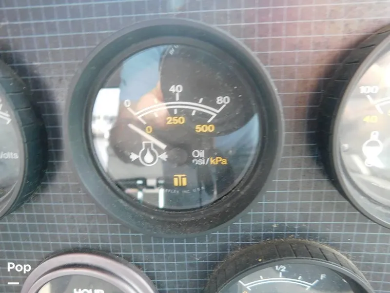 Slide: The Image of 1986 Sea Ray 390 Express for sale in Eastlake, OH - 71