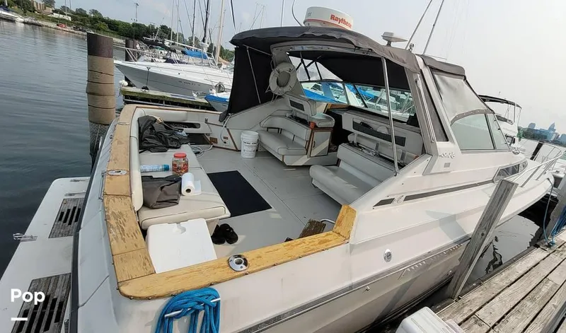 Slide: The Image of 1986 Sea Ray 390 Express for sale in Eastlake, OH - 9