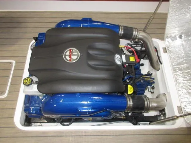 Slide: The Image of 2023 Thoroughbred u23i engine in a boat compartment. - 28