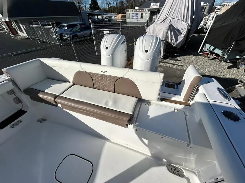 Slide: The Image of Tidewater 256 LXF 2026 - 64