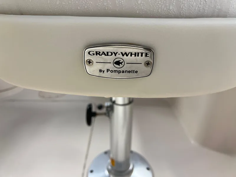Slide: The Image of Grady-White Freedom 225 2016 boat seat by Pompanette. - 27
