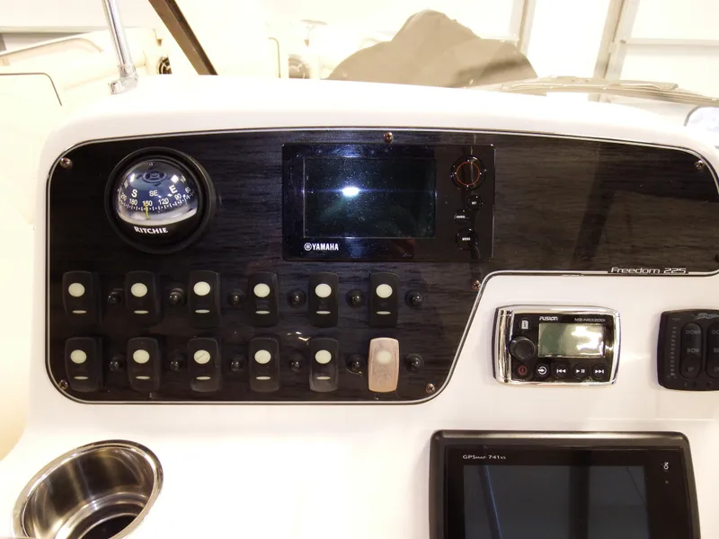 Slide: The Image of Grady-White Freedom 225 2016 - 52