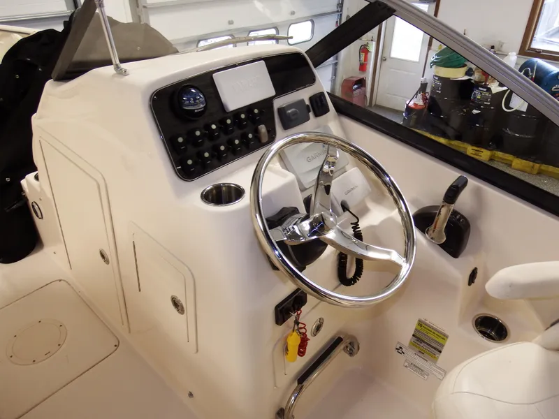 Slide: The Image of Grady-White Freedom 225 2016 - 58