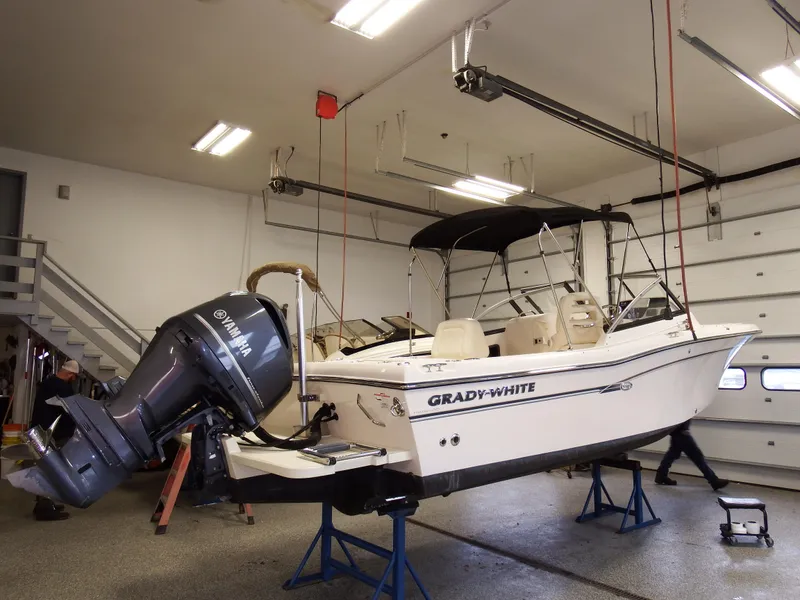 Slide: The Image of Grady-White Freedom 225 2016 - 65