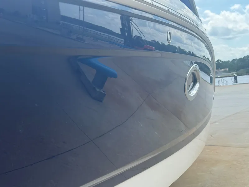 Slide: The Image of Chaparral 246 SSi 2019 - 5