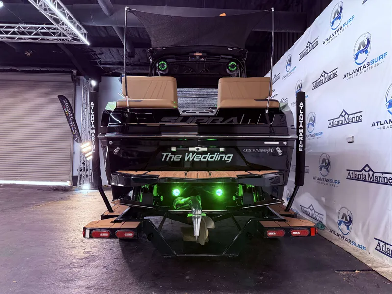 Slide: The Image of Rear view of a 2023 Supra SA 400 boat at Atlanta Marine. - 14