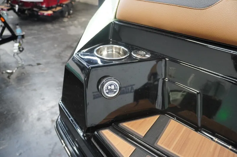 Slide: The Image of 2023 Supra SA 400 boat with Bluetooth control and cup holder. - 40