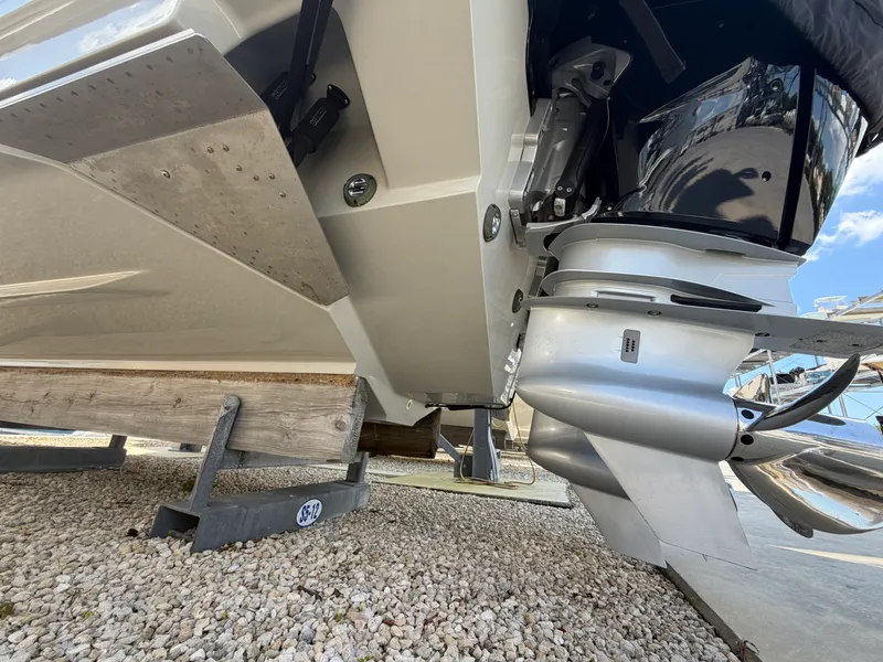 Slide: The Image of Boston Whaler 350 REALM 2025 - 13