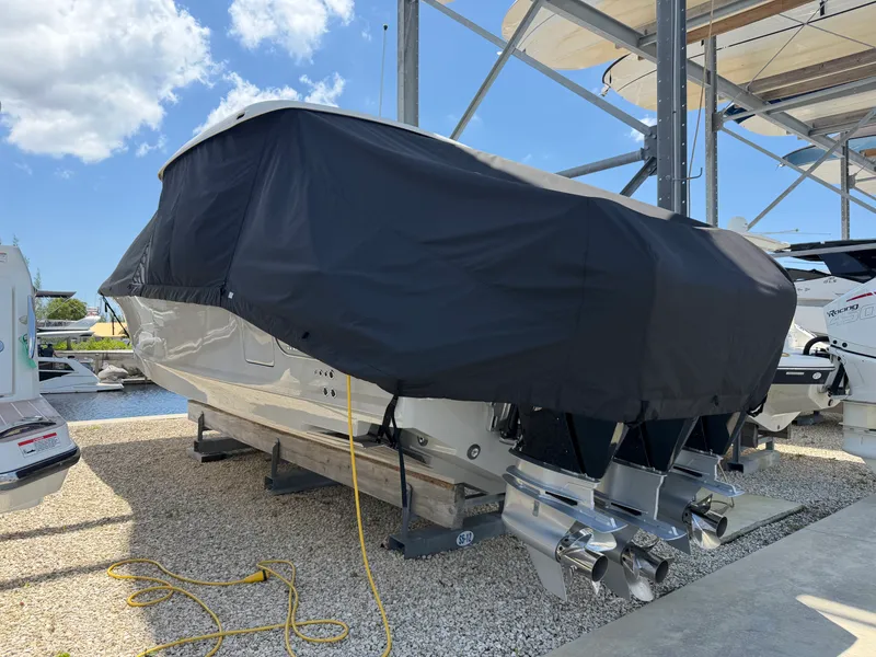 Slide: The Image of Boston Whaler 350 REALM 2025 - 4