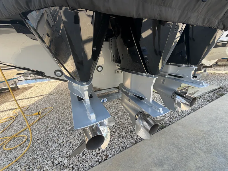 Slide: The Image of Boston Whaler 350 REALM 2025 - 9