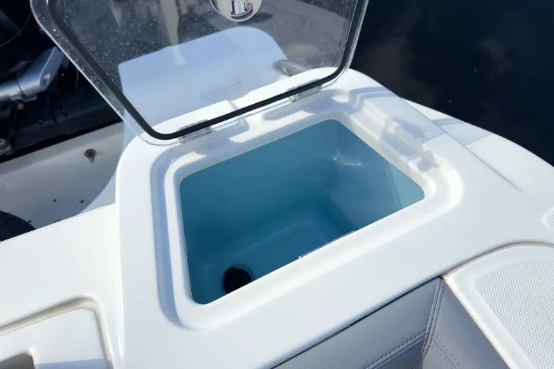 Slide: The Image of Boston Whaler 350 REALM 2025 - 22