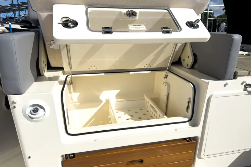 Slide: The Image of Boston Whaler 350 REALM 2025 - 20