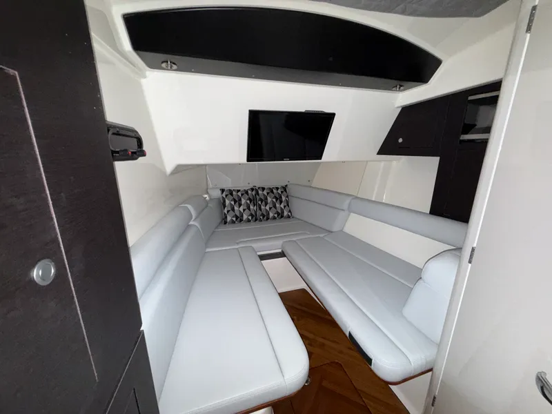Slide: The Image of Boston Whaler 350 REALM 2025 - 42
