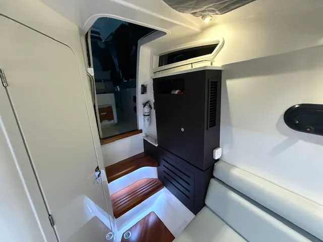 Slide: The Image of Boston Whaler 350 REALM 2025 - 38