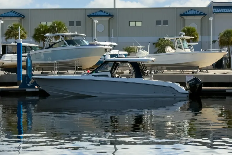 The Image of Boston Whaler 350 REALM 2025 - 0