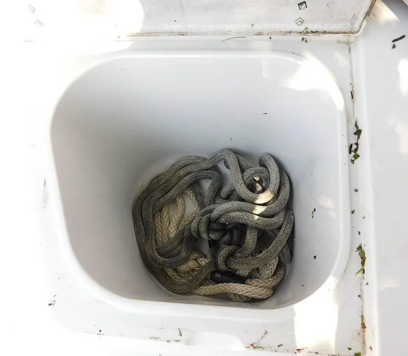 Slide: The Image of 1986 Wellcraft Coastal 2800 for sale in Cleveland, OH - 42