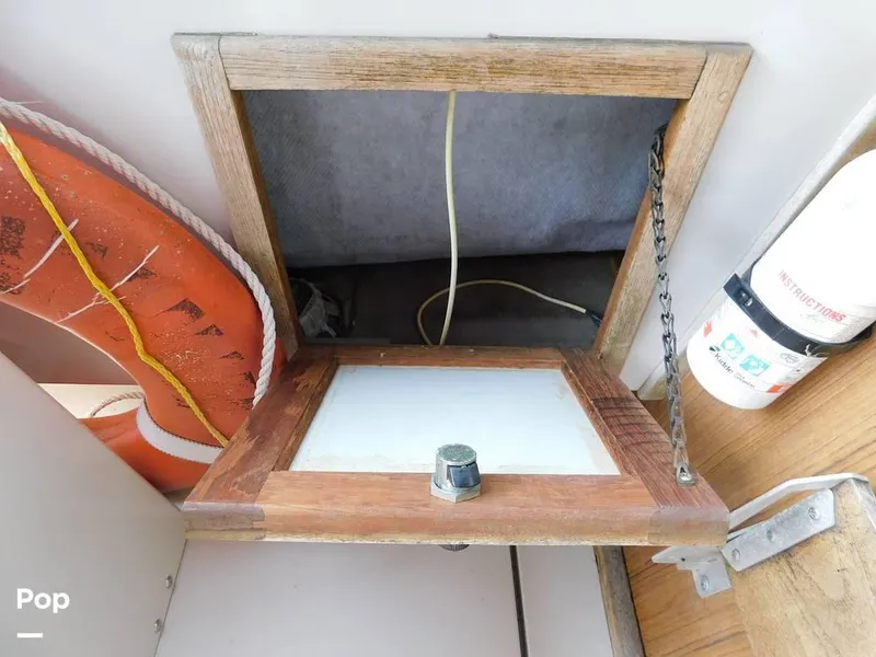 Slide: The Image of 1986 Wellcraft Coastal 2800 for sale in Cleveland, OH - 57