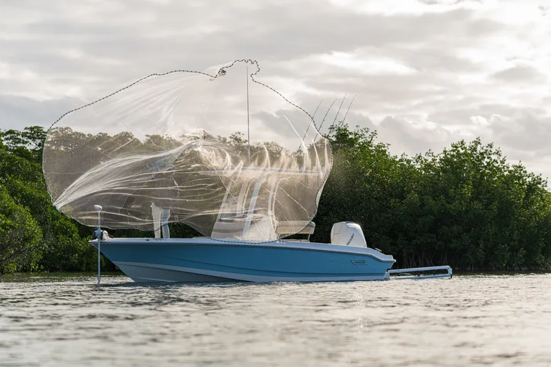 Slide: The Image of Boston Whaler 220 Dauntless 2027 - 3