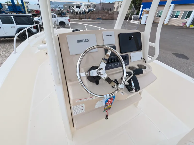 Slide: The Image of Boston Whaler 220 Dauntless 2027 - 12