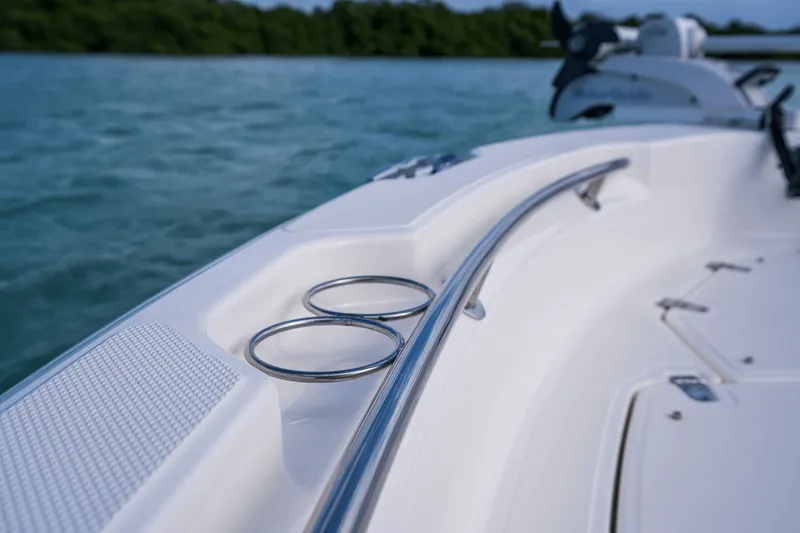 Slide: The Image of Boston Whaler 220 Dauntless 2027 - 33