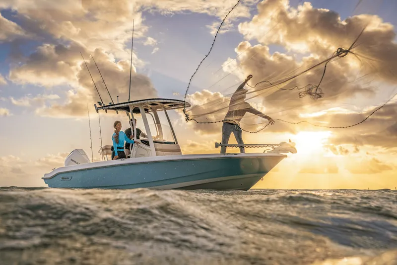Slide: The Image of Boston Whaler 220 Dauntless 2027 - 23