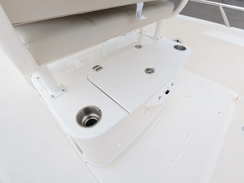 Slide: The Image of Boston Whaler 220 Dauntless 2027 - 10