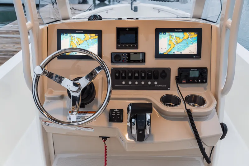 Slide: The Image of Boston Whaler 220 Dauntless 2027 - 41