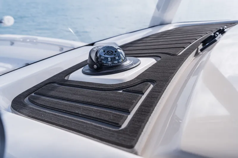 Slide: The Image of Boston Whaler 220 Dauntless 2027 - 30