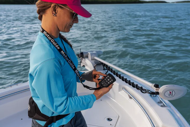 Slide: The Image of Boston Whaler 220 Dauntless 2027 - 42