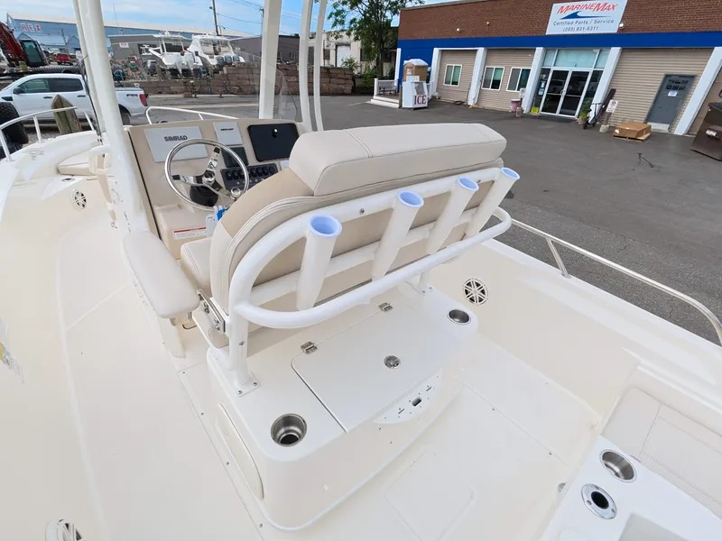 Slide: The Image of Boston Whaler 220 Dauntless 2027 - 9