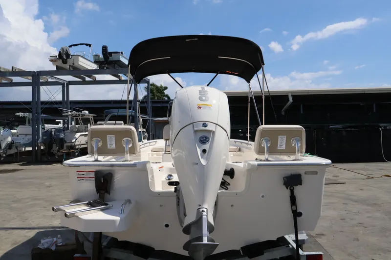 Slide: The Image of Boston Whaler 190 Montauk 2027 - 4