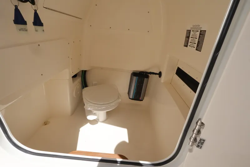 Slide: The Image of Boston Whaler 280 Dauntless 2027 - 13