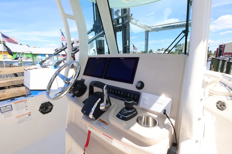 Slide: The Image of Boston Whaler 280 Dauntless 2027 - 23