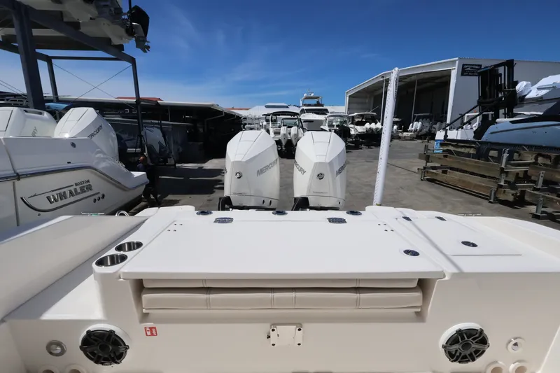 Slide: The Image of Boston Whaler 280 Dauntless 2027 - 5