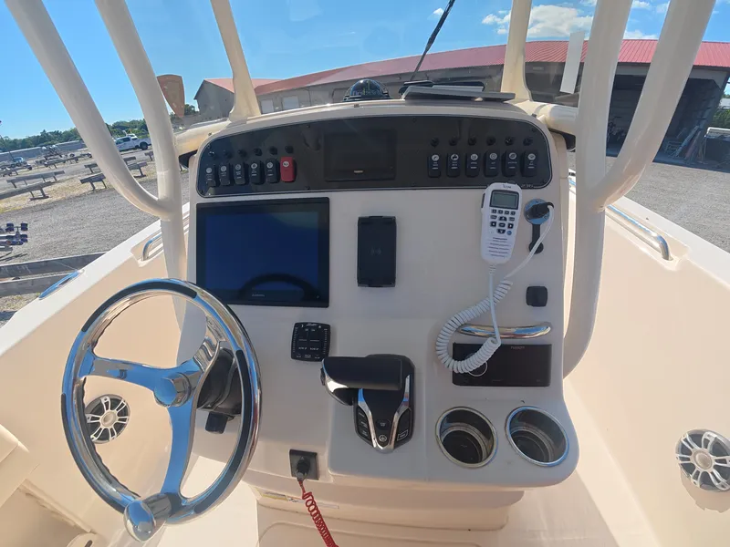 Slide: The Image of Grady-White Fisherman 236 2025 - 15