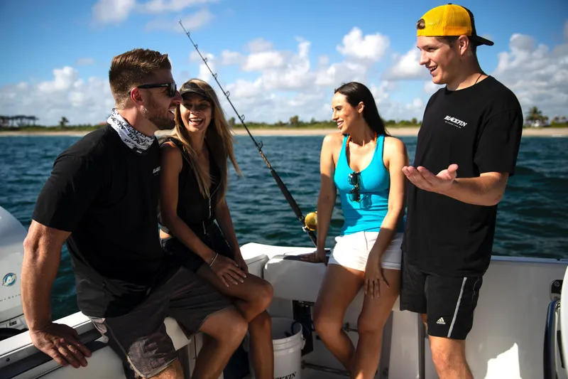 Slide: The Image of Blackfin 332cc 2024 - 52