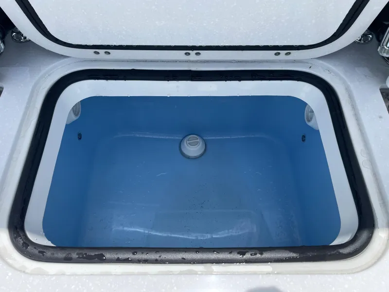 Slide: The Image of 2024 Blackfin 332cc livewell compartment. - 6