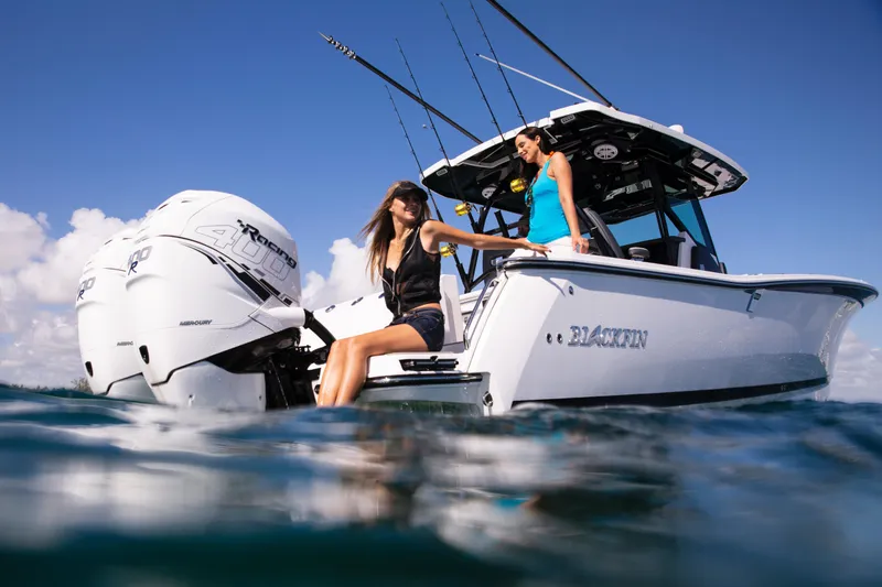 Slide: The Image of Blackfin 332cc 2024 - 70