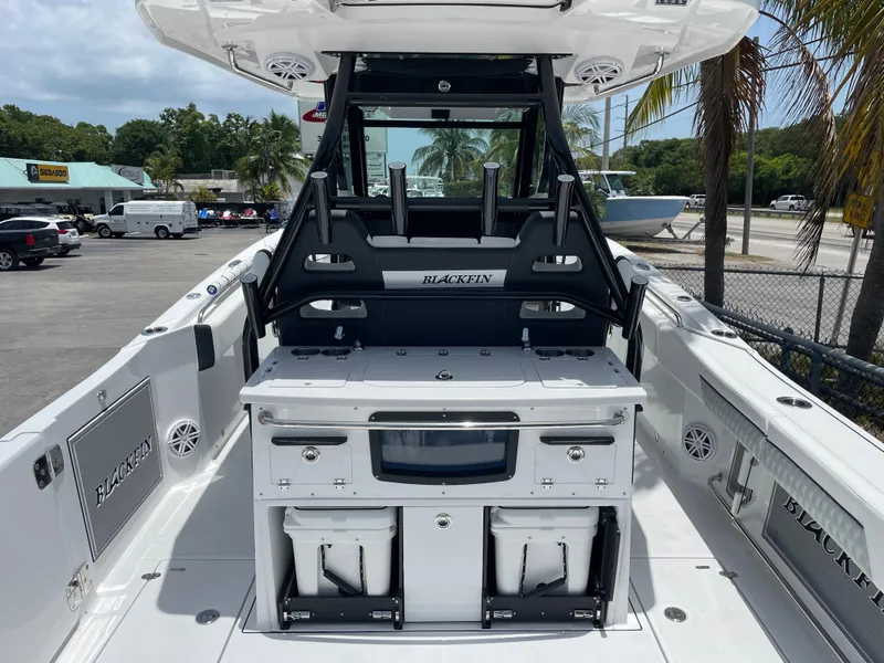 Slide: The Image of Blackfin 332cc 2024 - 97