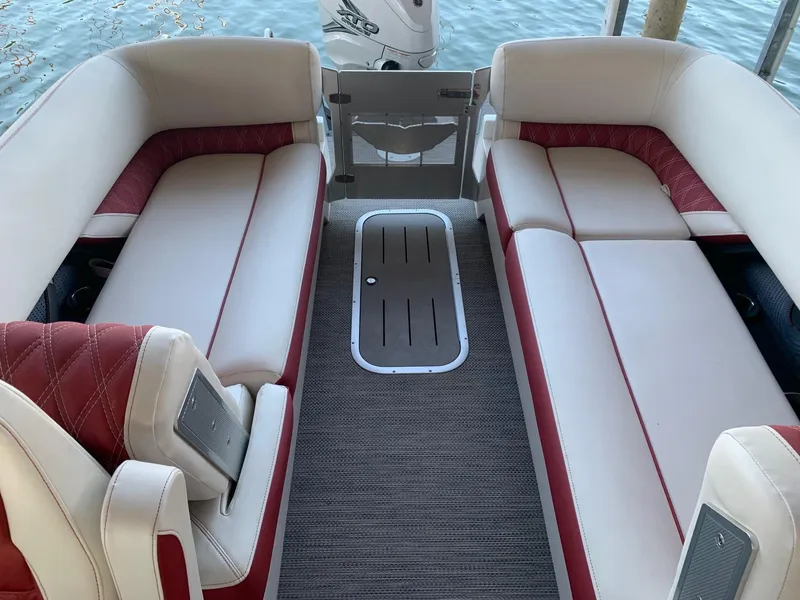 Slide: The Image of 2020-Bennington-25-QX-Sport-MarineMax-Dallas - 19