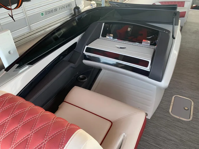 Slide: The Image of 2020-Bennington-25-QX-Sport-MarineMax-Dallas - 20