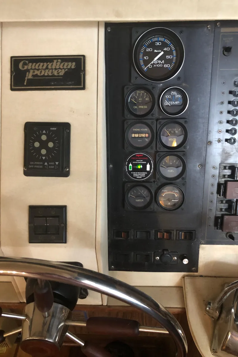 Slide: The Image of Bluewater Sedan 1990 - 50