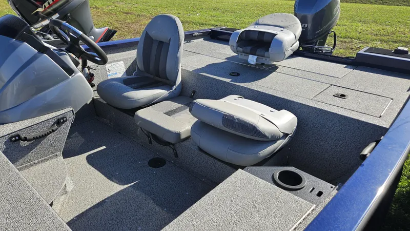 Slide: The Image of G3 Sportsman 1610 Vinyl 2023 - 12