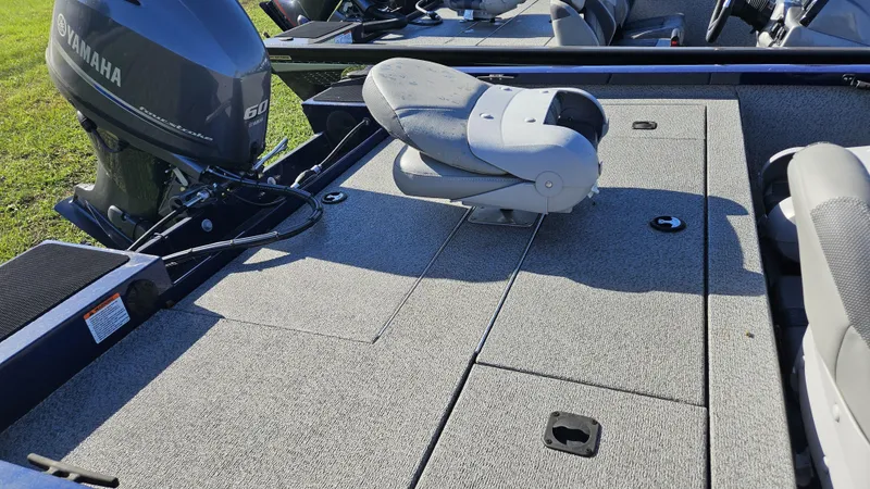 Slide: The Image of G3 Sportsman 1610 Vinyl 2023 - 5