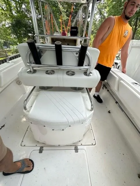 Slide: The Image of Interior view of a 2002 Fountain 25 C/C boat with seating. - 5