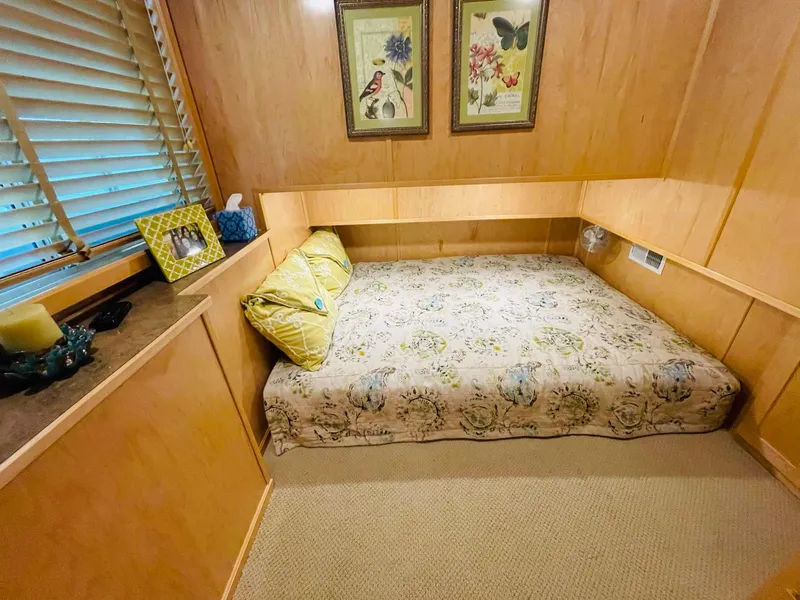 Slide: The Image of Thoroughbred 67x17 2016 - 102