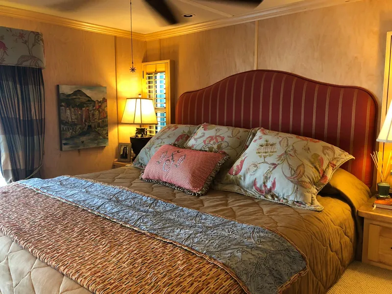 Slide: The Image of Thoroughbred 67x17 2016 - 109