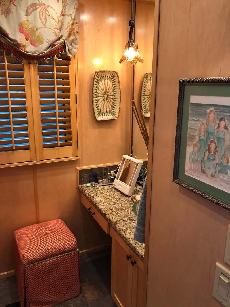 Slide: The Image of Thoroughbred 67x17 2016 - 116