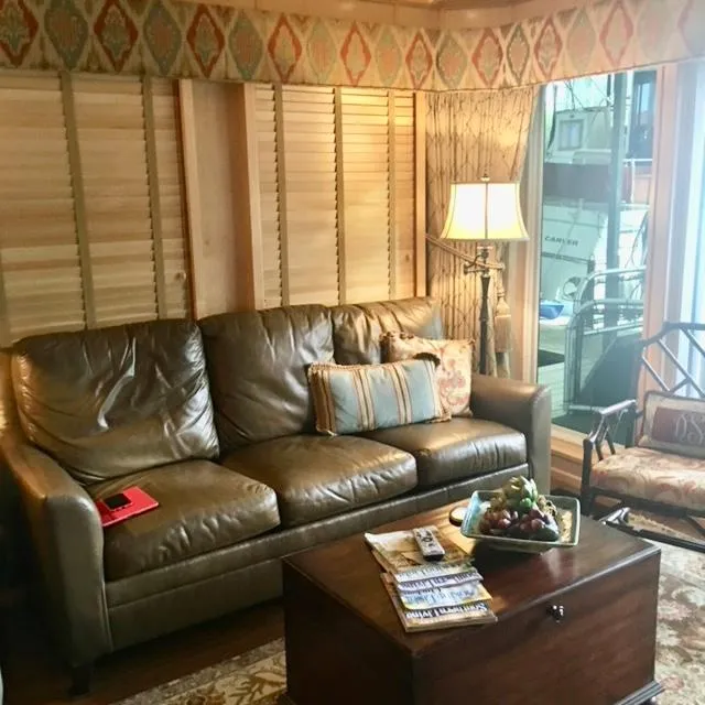 Slide: The Image of Thoroughbred 67x17 2016 - 55