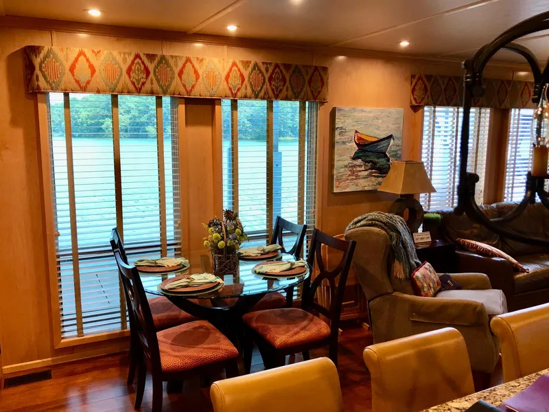 Slide: The Image of Thoroughbred 67x17 2016 - 76